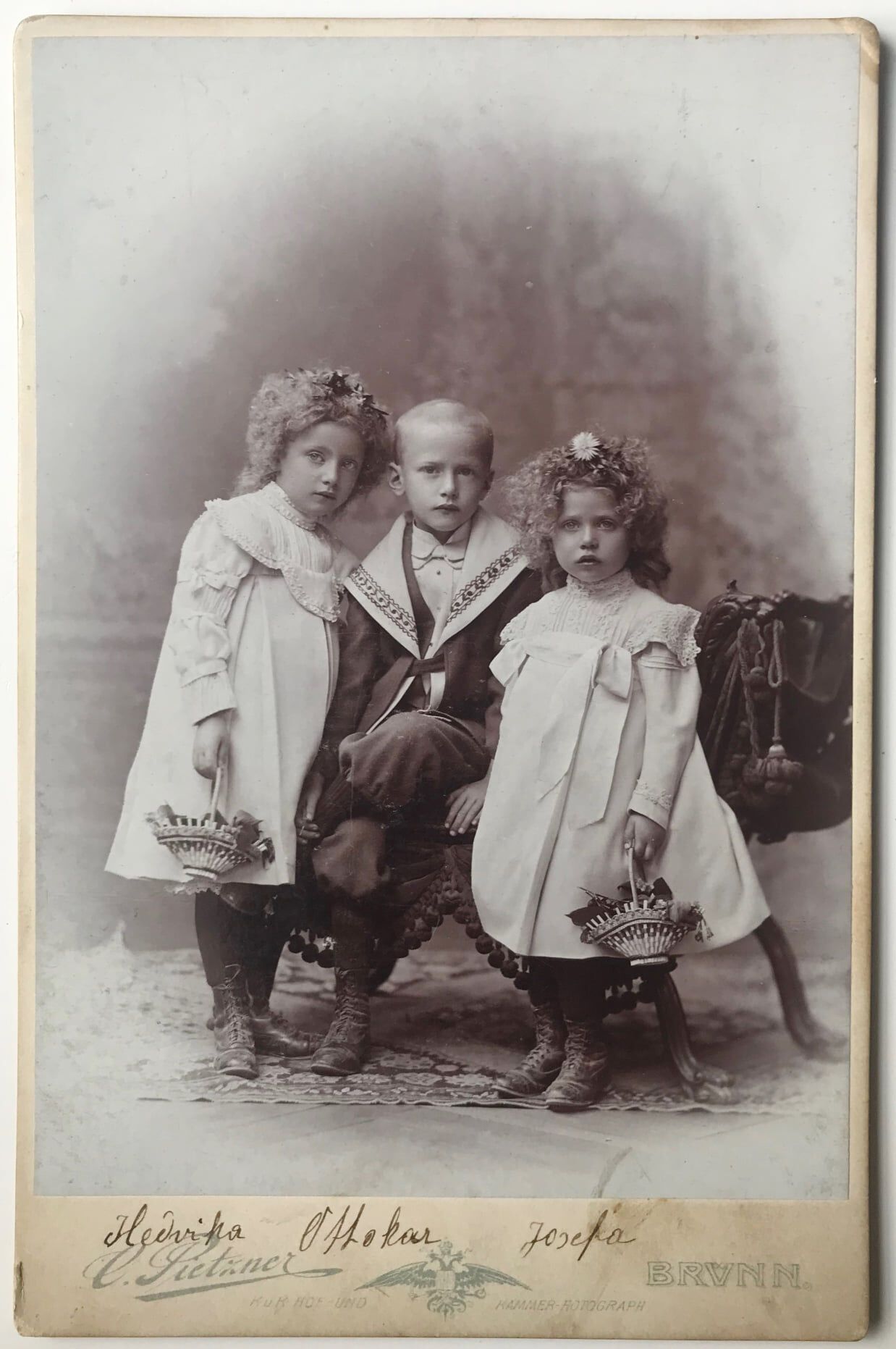 Fotografie z antikvariátů